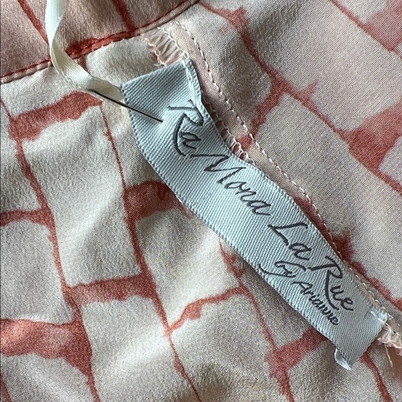 Chic Ruffle Trim Shorts - Picture 3 of 6